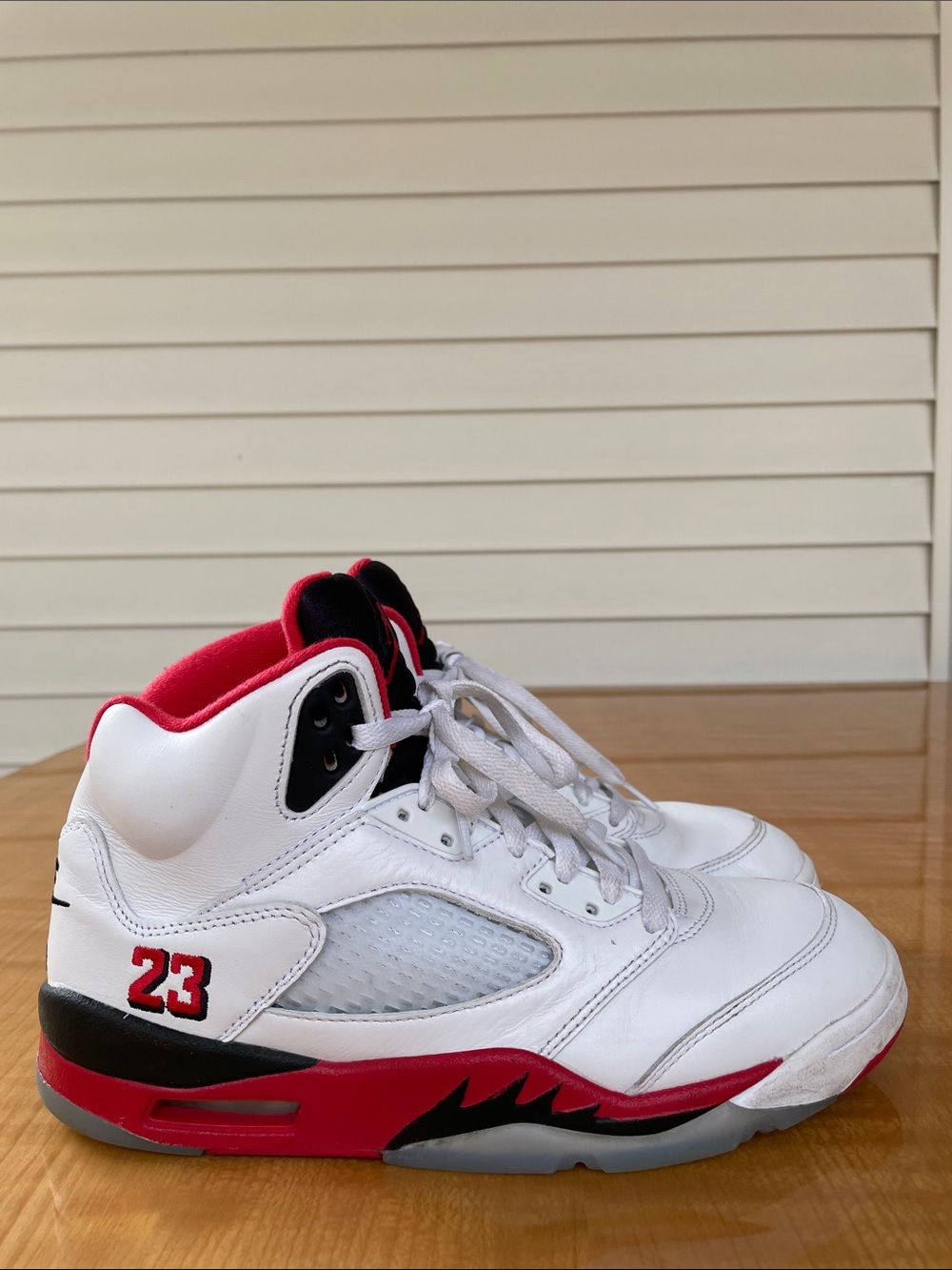 Air Jordan 5 Retro Fire Red Black Tongue Size 8 Men’s NBA Basketball Streetwear